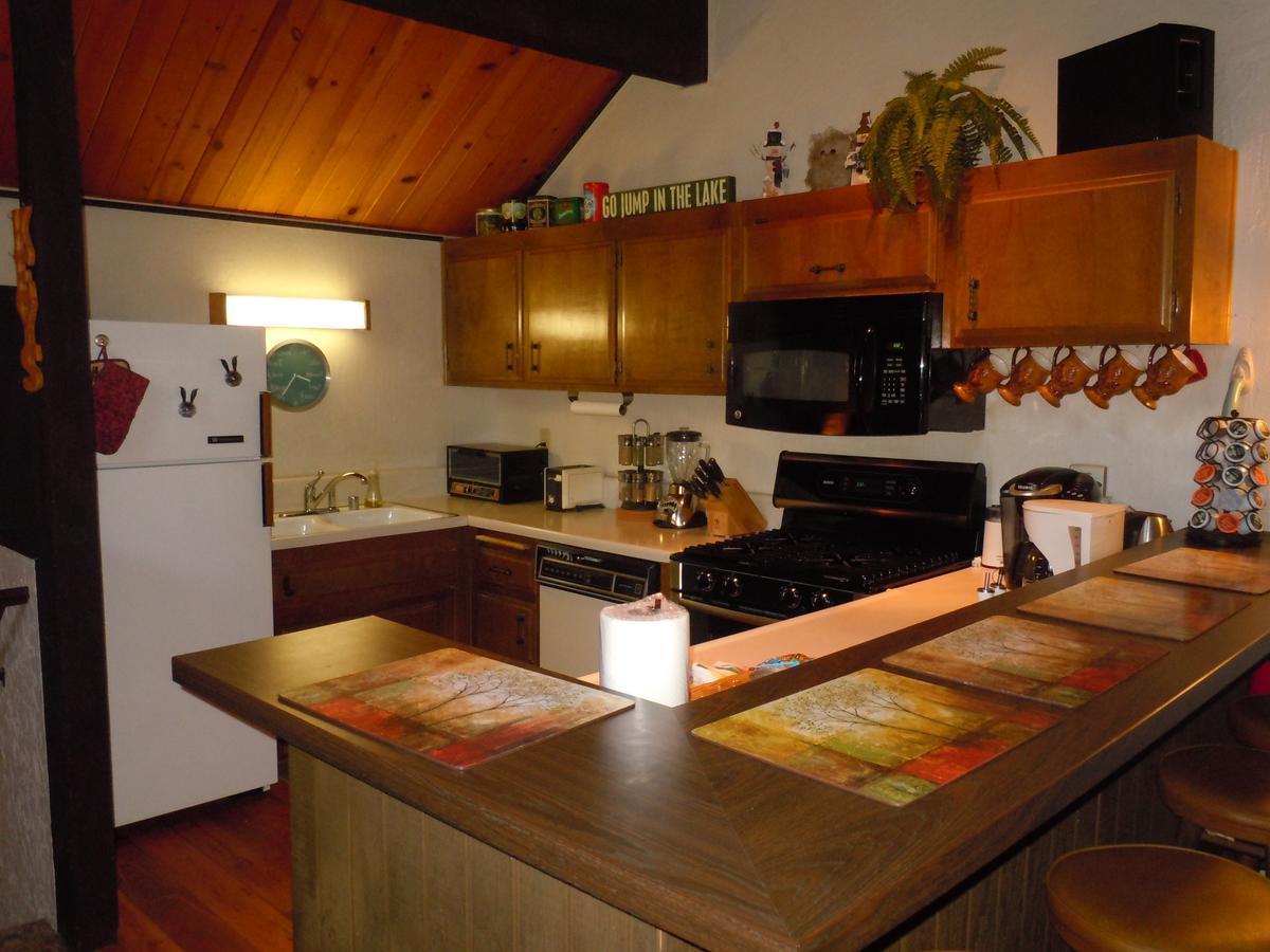 Two-Bedroom Plus Den Economy Unit #81 By Escape For All Seasons Bus Lic #23546 Big Bear Lake Exterior photo